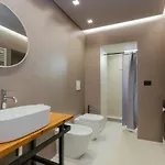 Guesthost - Centro Modern & Elegant Apartmán *