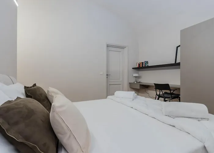 Guesthost - Centro Modern & Elegant Appartamento *
